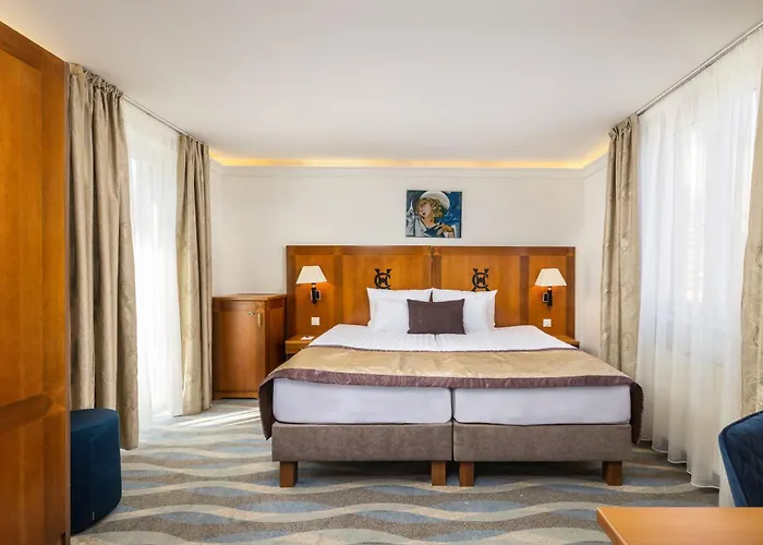 Carlton Hotel Buda Castle